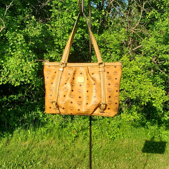 🤑SOLD🥳    MCM COGNAC  VISETOS 2-WAY SHOPPER SHOULDER BAG WITH CROSSBODY OPTION - Picture 2 of 13
